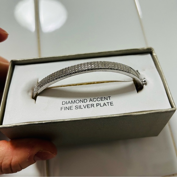 Pave hinged silver bracelet - Picture 1 of 3